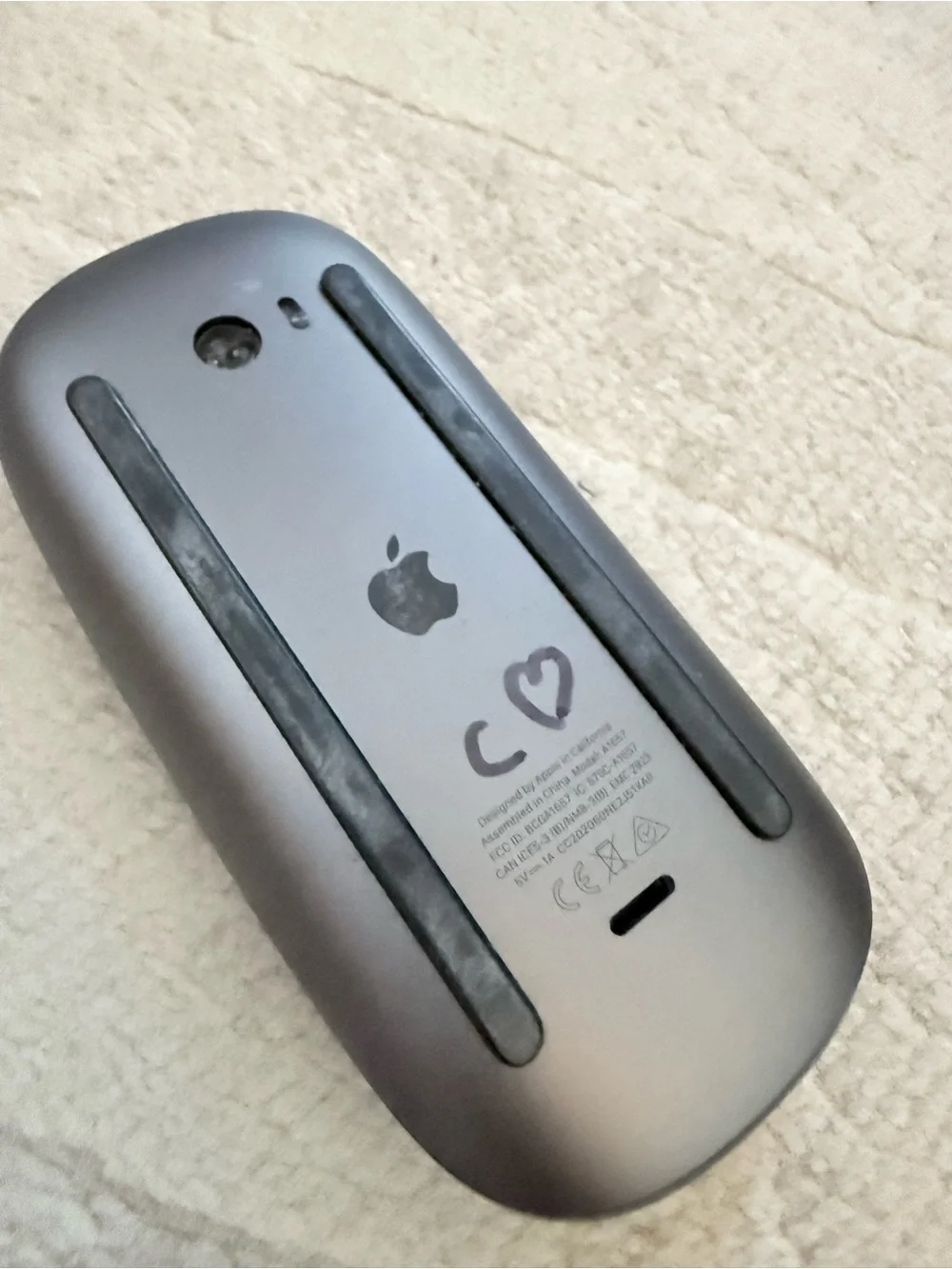 Apple Magic Mouse in Glossy Black